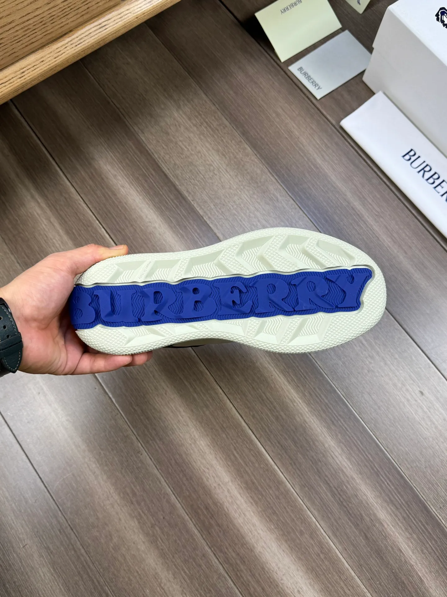 P420 [BURBERRY] Burberry - Upper: imported 🔝 Napa calfskin, tongue brand cloth label - Inner lining: canvas lining - Outsole: rubber; two-color molded outsole - Super high quality control, fine workmanship: highlighted (high-end, extravagance, grade) -Size: 38-44 (Male 45, can be customized)
